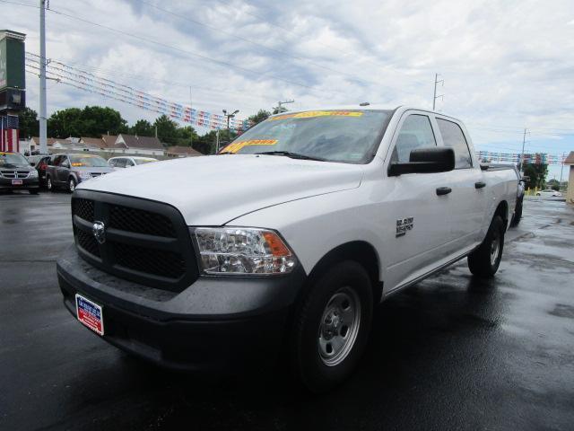 RAM 1500 Classic Tradesman 4x2 Crew Cab 5'7" Box 2020
