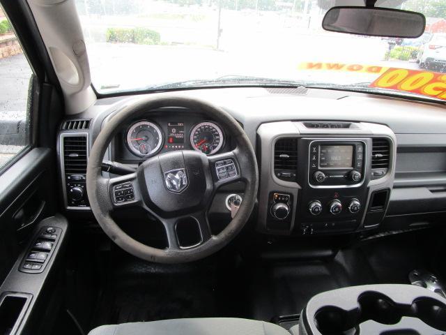 RAM 1500 Classic Tradesman 4x2 Crew Cab 5'7" Box 2020