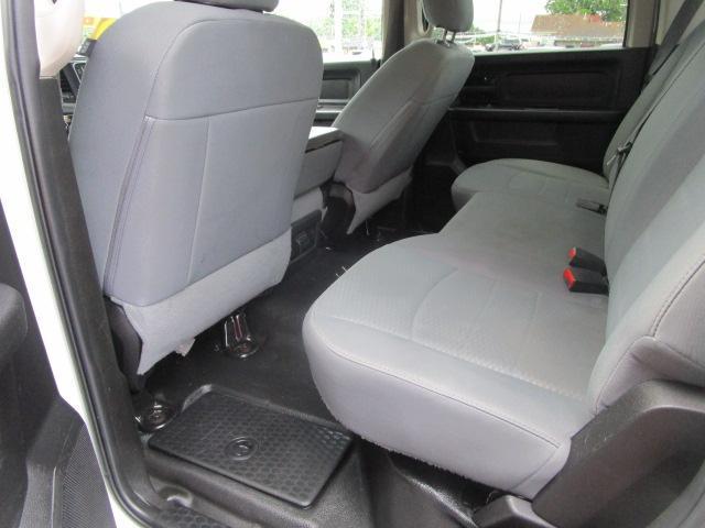 RAM 1500 Classic Tradesman 4x2 Crew Cab 5'7" Box 2020