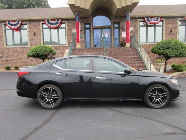 Nissan Altima 2.5 SV Sedan 2021