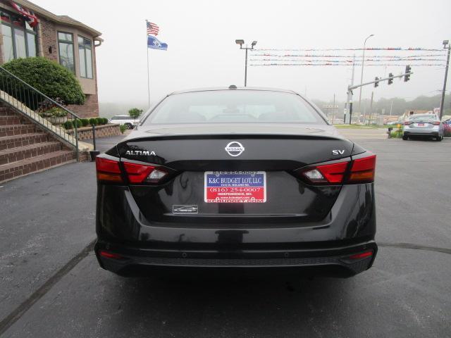 Nissan Altima 2.5 SV Sedan 2021