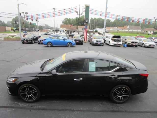 Nissan Altima 2.5 SV Sedan 2021