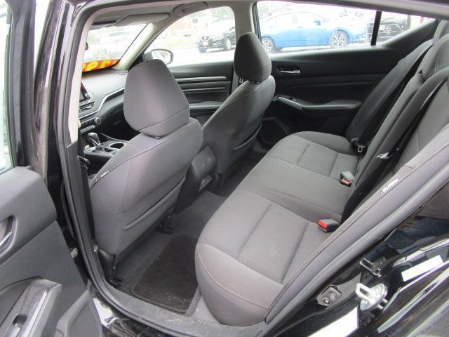 Nissan Altima 2.5 SV Sedan 2021