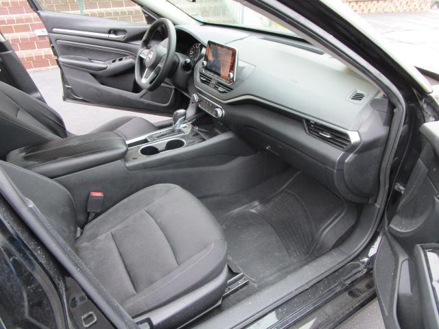 Nissan Altima 2.5 SV Sedan 2021