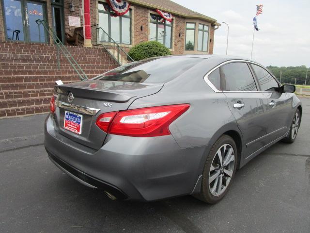 Nissan Altima 4dr Sdn I4 2.5 SR 2016