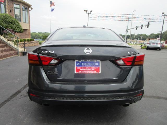 Nissan Altima 2.5 SV Sedan 2020