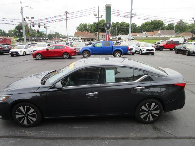 Nissan Altima 2.5 SV Sedan 2020