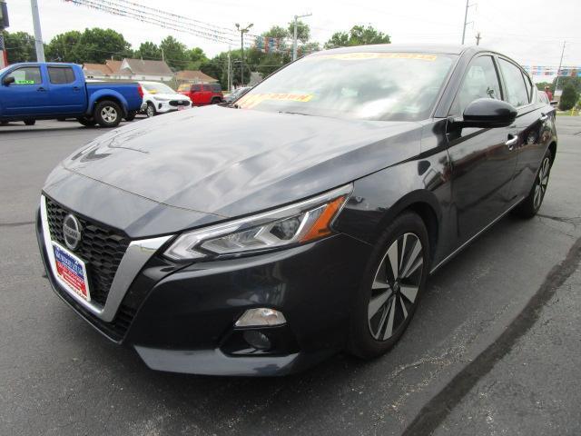 Nissan Altima 2.5 SV Sedan 2020