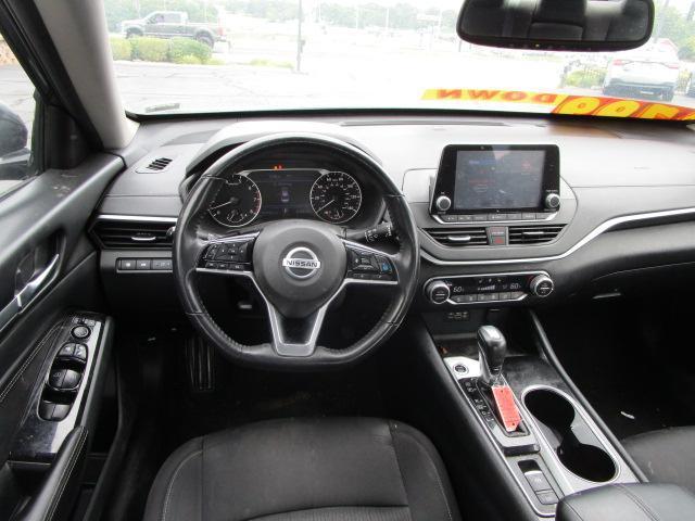 Nissan Altima 2.5 SV Sedan 2020