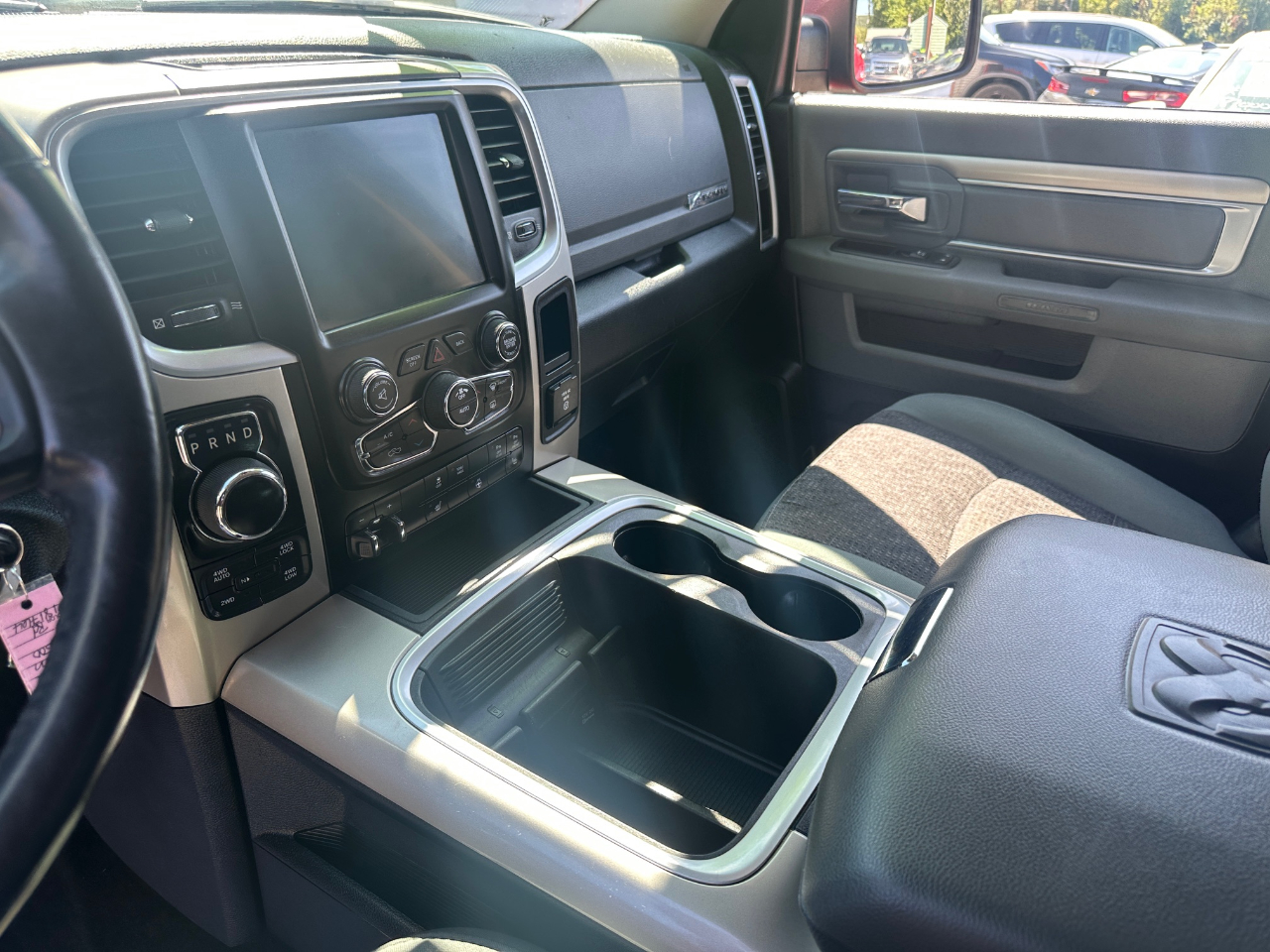 RAM 1500 4WD Crew Cab 140.5" Big Horn 2016 RAM 1500 4WD Crew Cab 140.5" Big Horn 2016