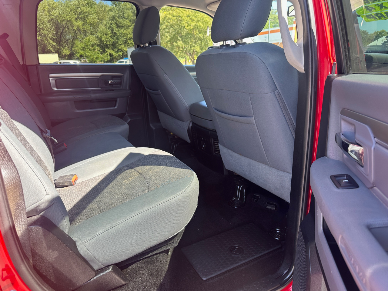 RAM 1500 4WD Crew Cab 140.5" Big Horn 2016 RAM 1500 4WD Crew Cab 140.5" Big Horn 2016