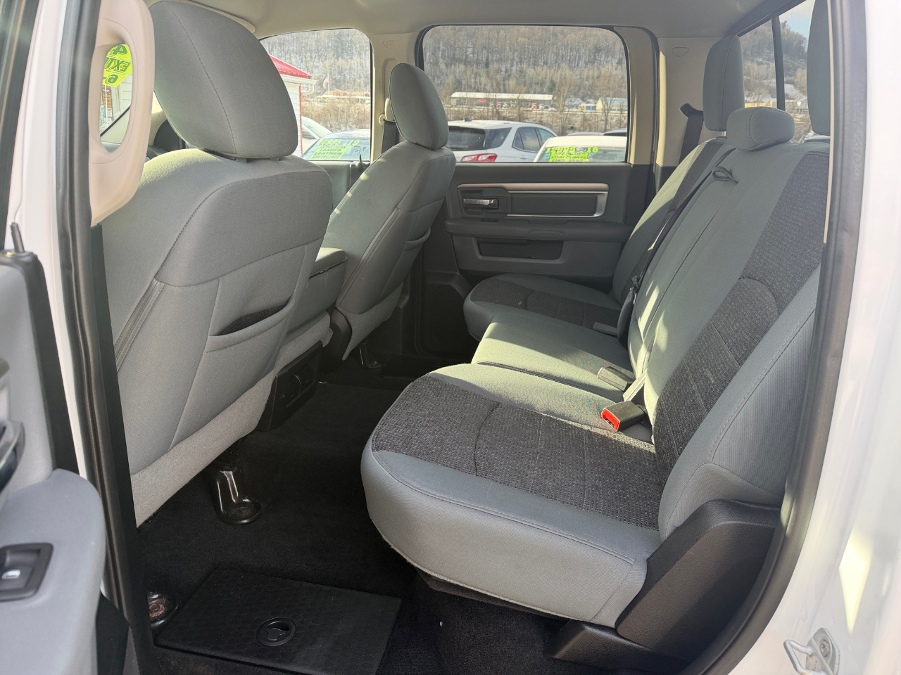 RAM 1500 4WD Crew Cab 140.5" Big Horn 2014