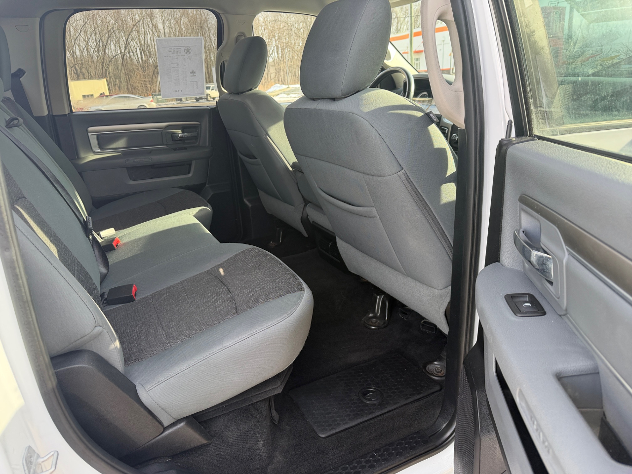 RAM 1500 4WD Crew Cab 140.5" Big Horn 2014