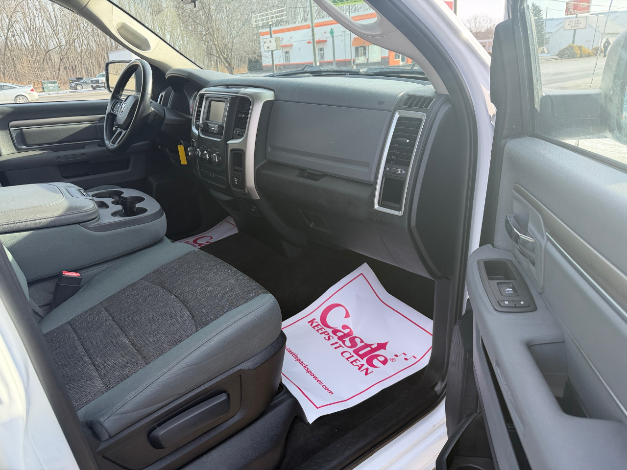 RAM 1500 4WD Crew Cab 140.5" Big Horn 2014