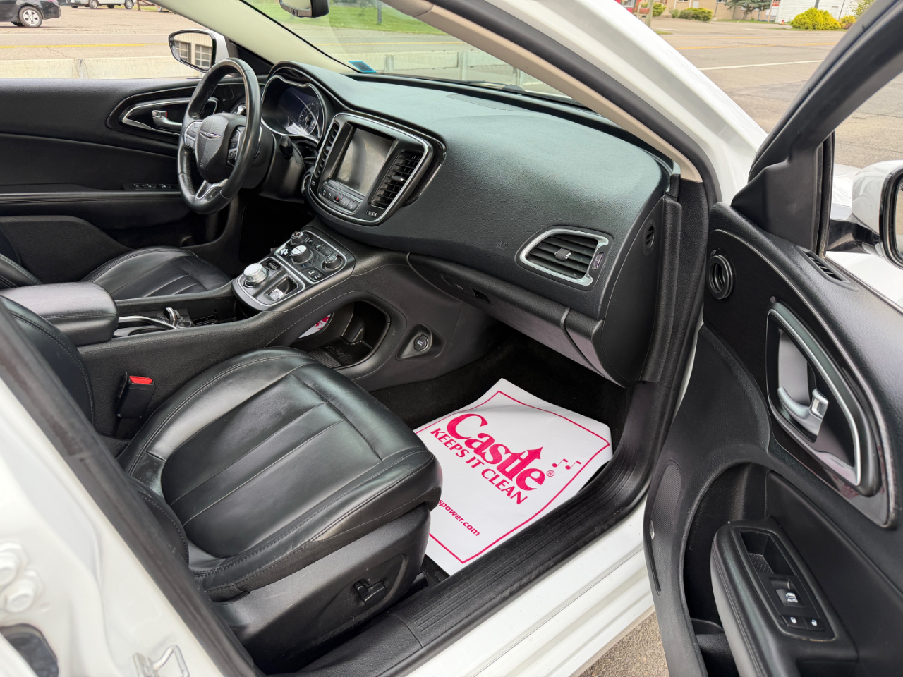 2016 Chrysler 200 C photo 13
