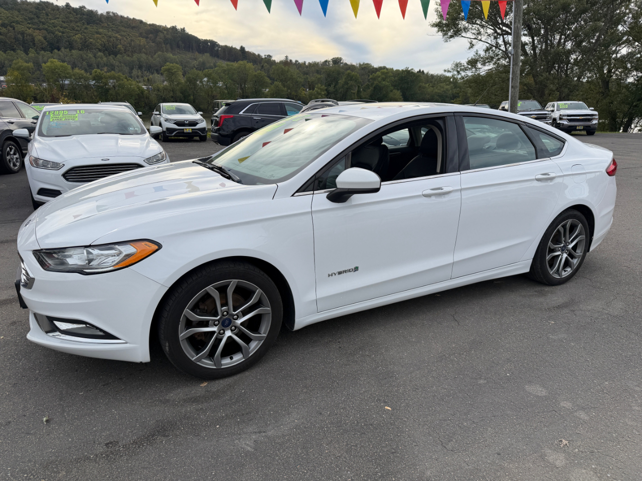 2017 Ford Fusion Hybrid SE photo 3