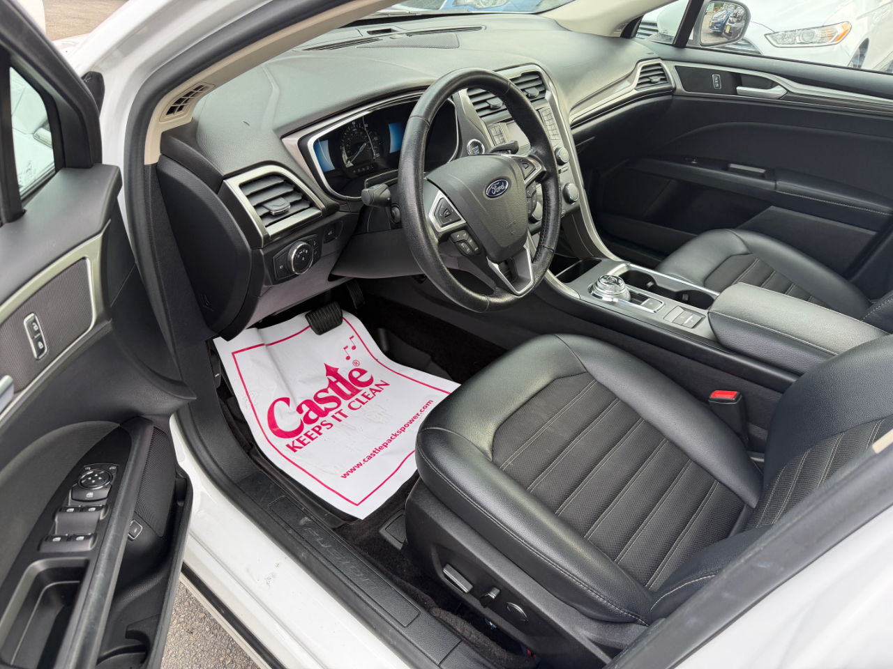 2017 Ford Fusion Hybrid SE photo 4
