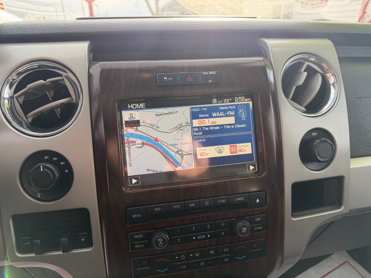 Ford F-150 4WD SuperCrew 145" Lariat 2012