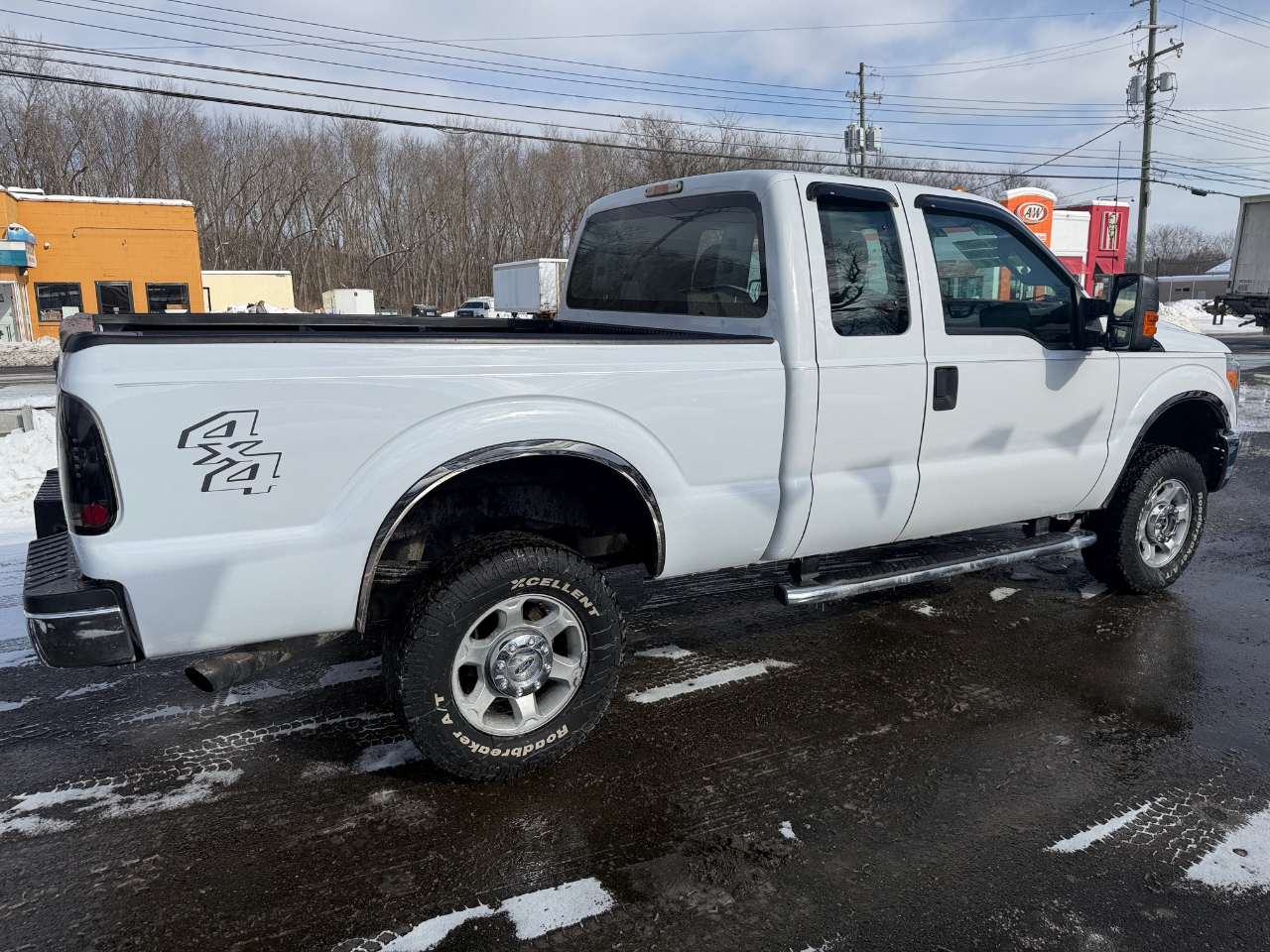 Ford Super Duty F-250 SRW 4WD SuperCab 142" XL 2016
