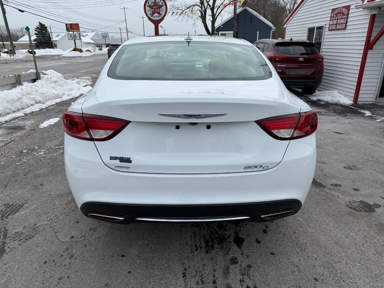 Chrysler 200 4dr Sdn C AWD 2015