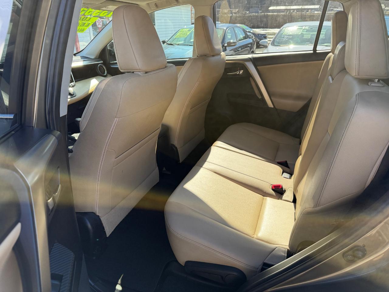 Toyota RAV4 AWD 4dr Limited (Natl) 2015