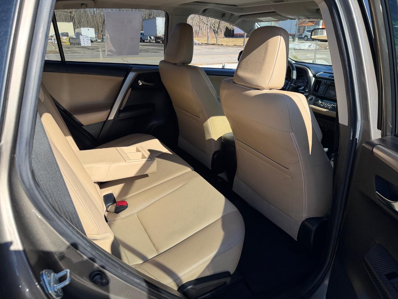 Toyota RAV4 AWD 4dr Limited (Natl) 2015