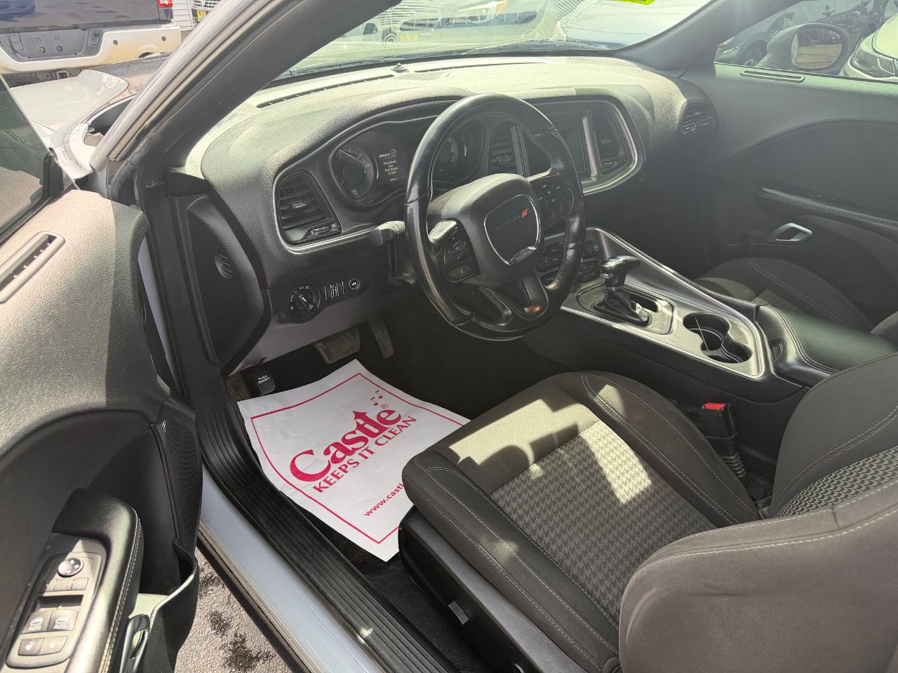 Dodge Challenger SXT RWD 2020