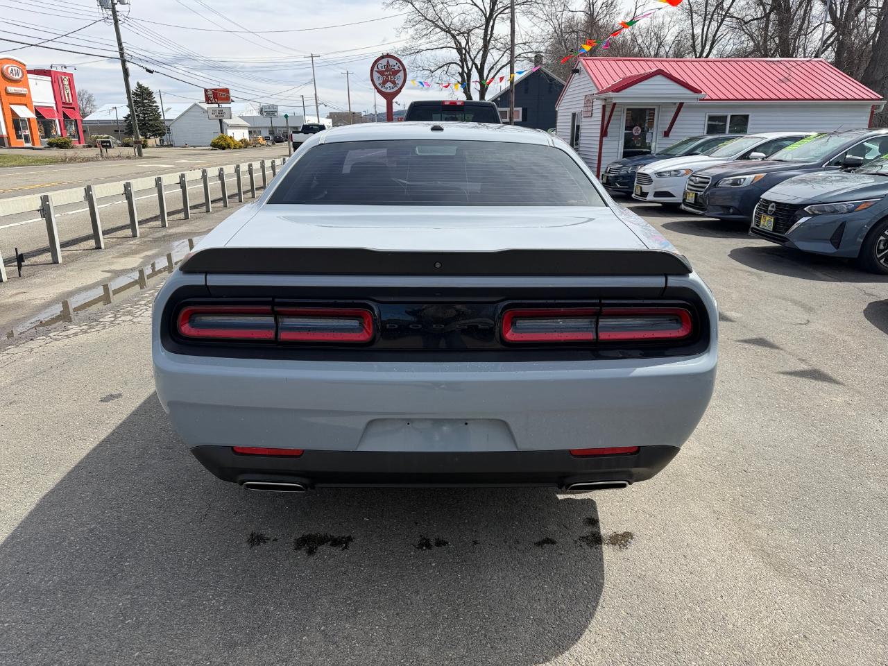 Dodge Challenger SXT RWD 2020