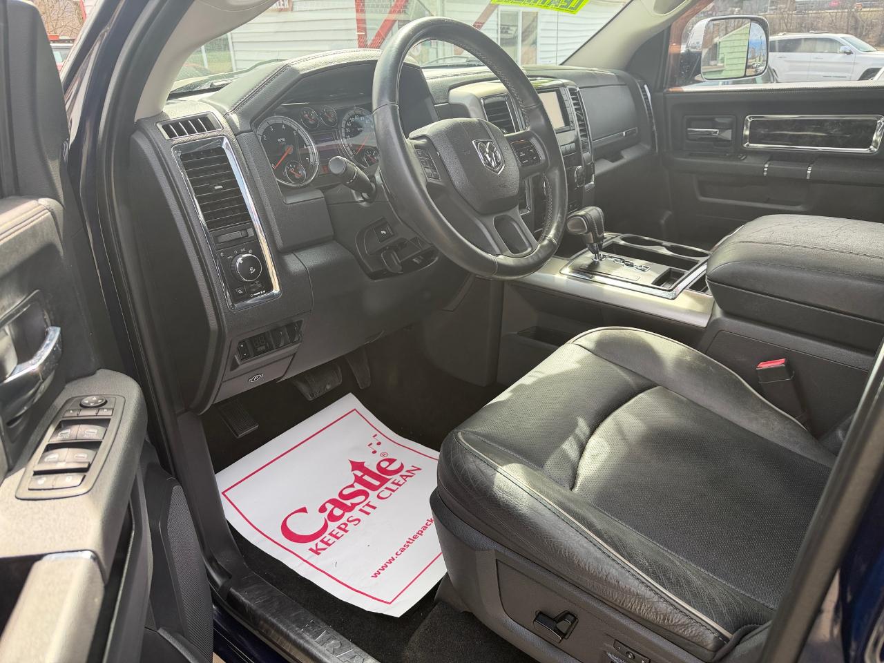 RAM 1500 4WD Crew Cab 140.5" Laramie Limited Edition 2012