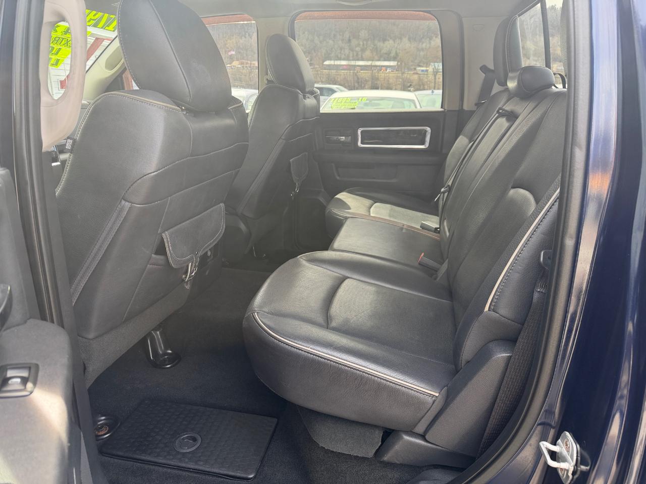 RAM 1500 4WD Crew Cab 140.5" Laramie Limited Edition 2012