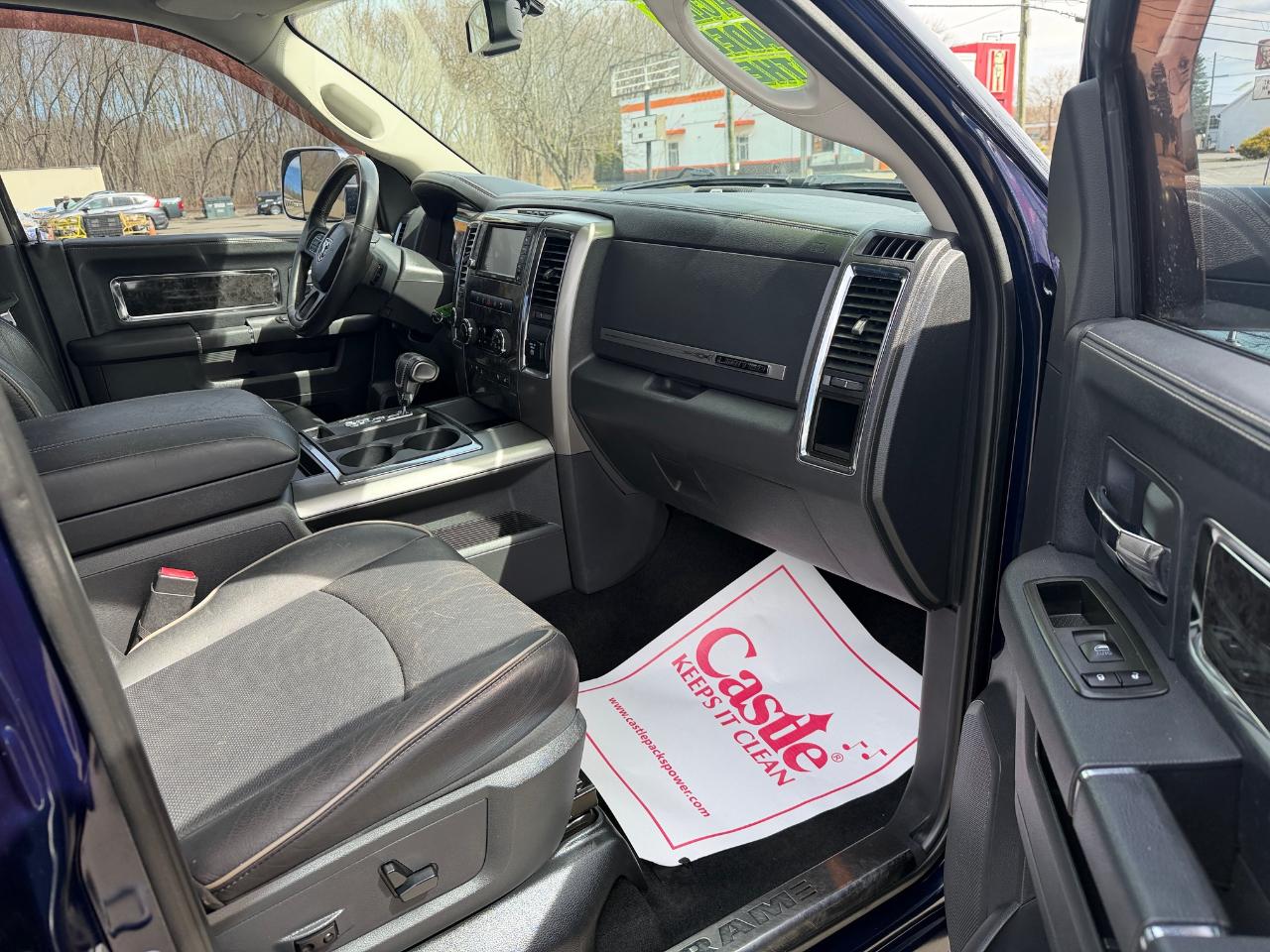 RAM 1500 4WD Crew Cab 140.5" Laramie Limited Edition 2012