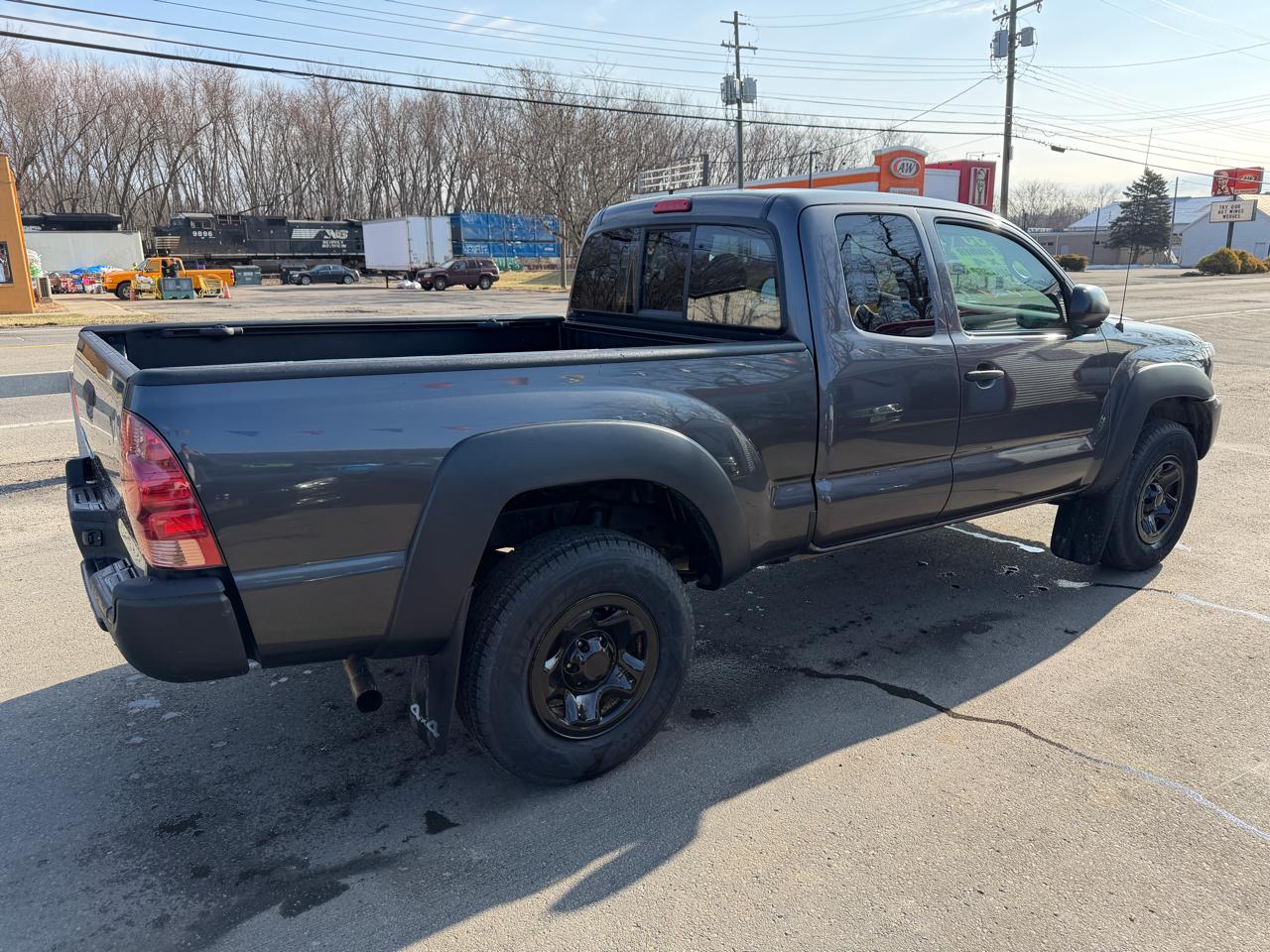 Toyota Tacoma 4WD Access Cab I4 AT (Natl) 2015