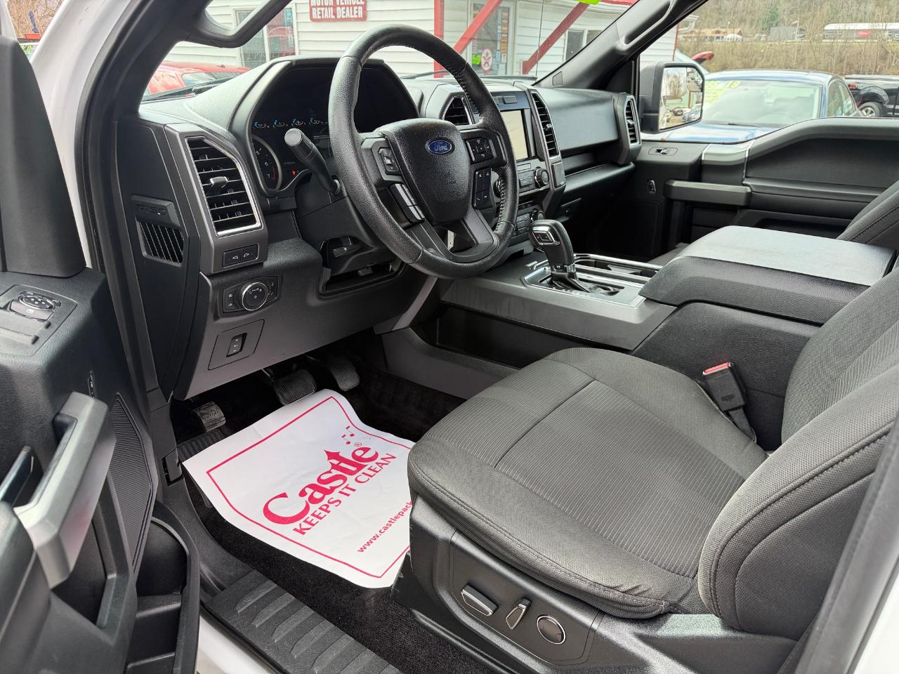 Ford F-150 4WD SuperCrew 145" XLT 2015