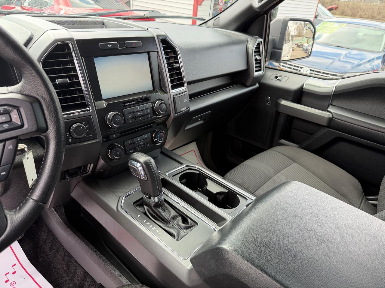 Ford F-150 4WD SuperCrew 145" XLT 2015