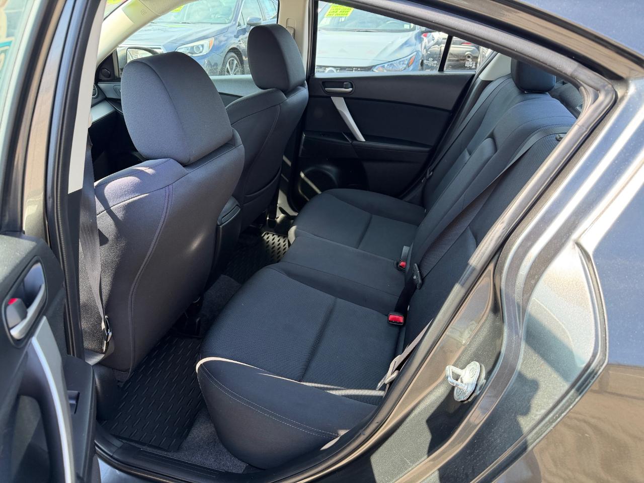 Mazda MAZDA3 4dr Sdn Auto s Sport 2011