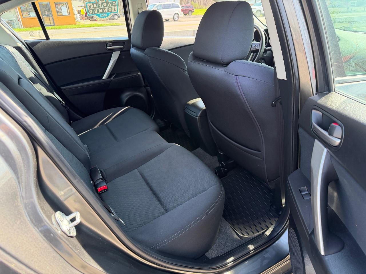 Mazda MAZDA3 4dr Sdn Auto s Sport 2011