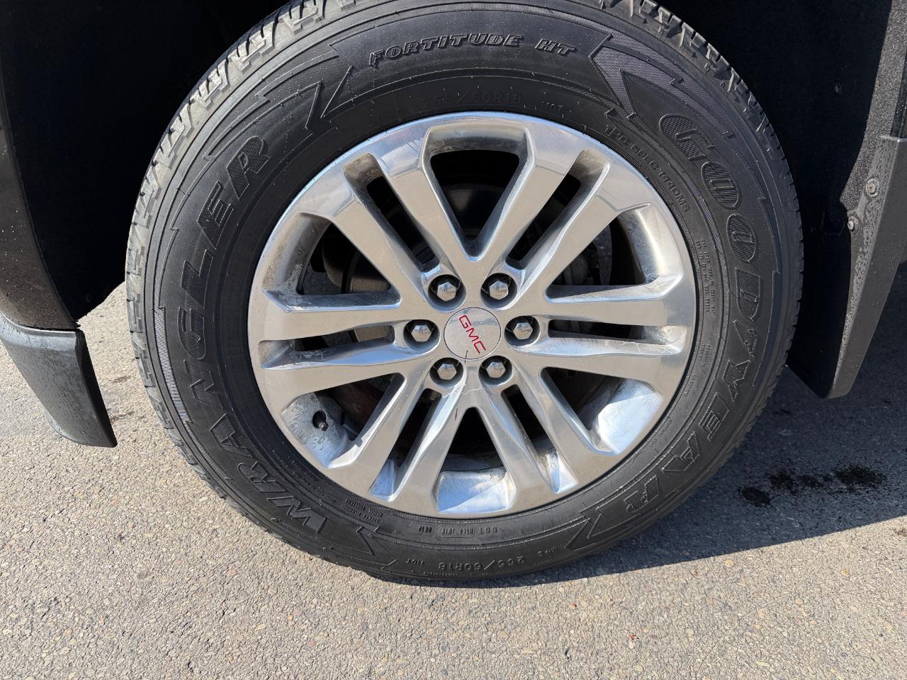 GMC Canyon 4WD Crew Cab 140.5" SLT 2018