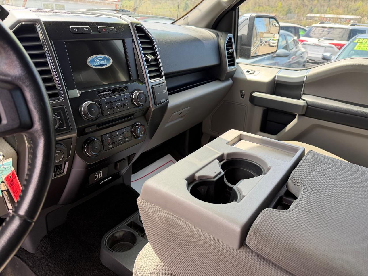 Ford F-150 Supercab 157" 4WD XLT 2017