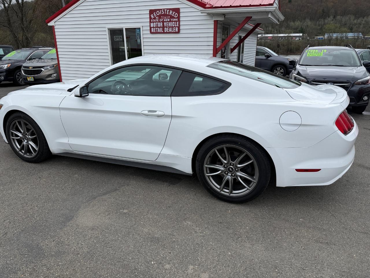Ford Mustang 2dr Fastback V6 2016