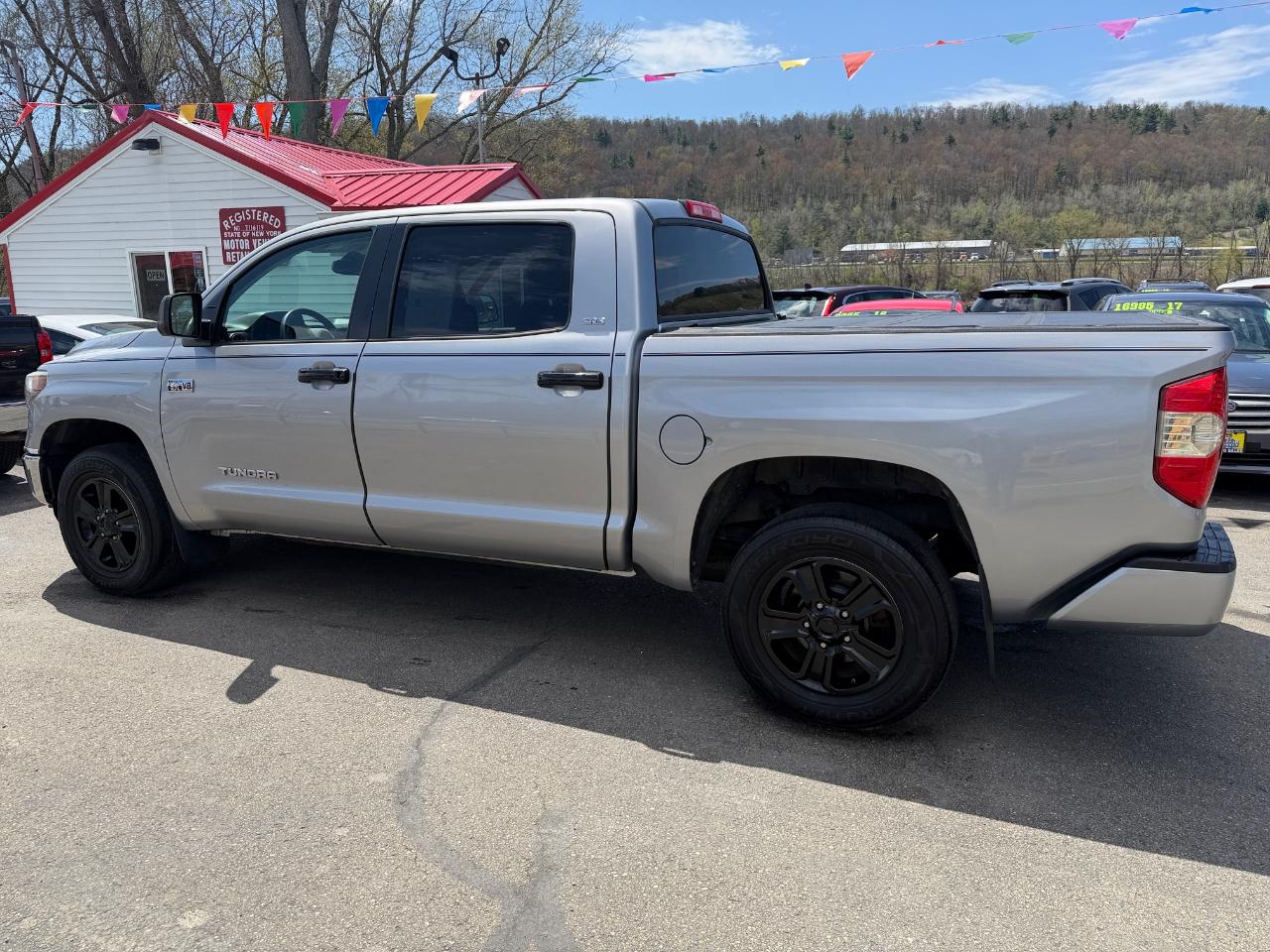 Toyota Tundra 4WD SR5 CrewMax 5.5' Bed 5.7L (Natl) 2018