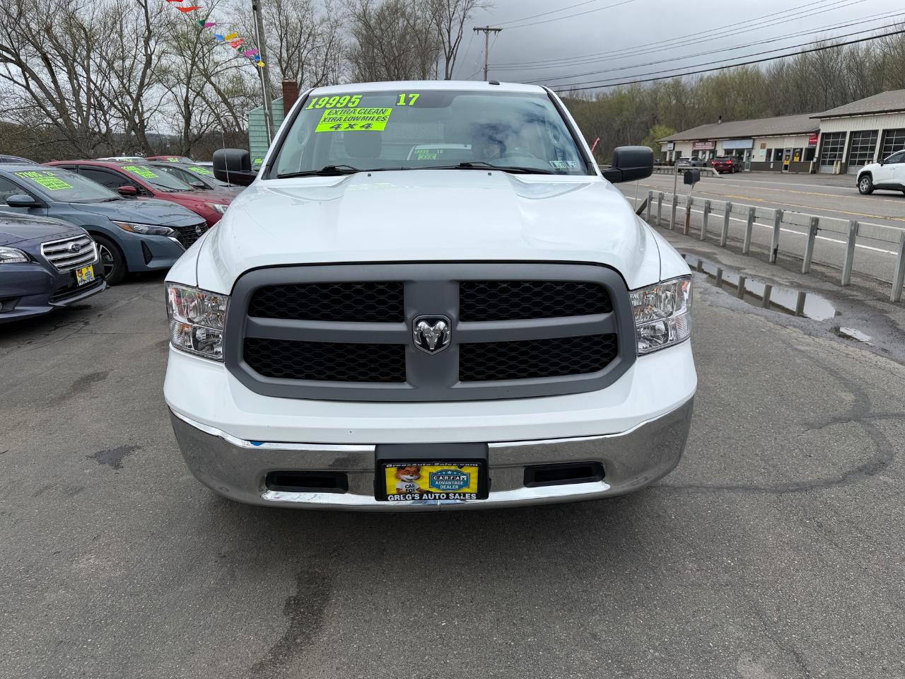 RAM 1500 Tradesman 4x4 Regular Cab 8' Box 2017