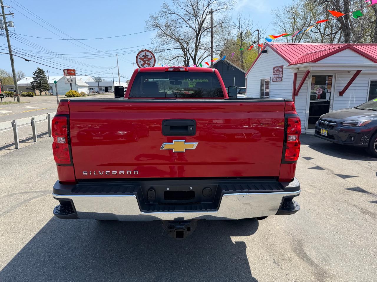 Chevrolet Silverado 2500HD 4WD Reg Cab 133.6" Work Truck 2015