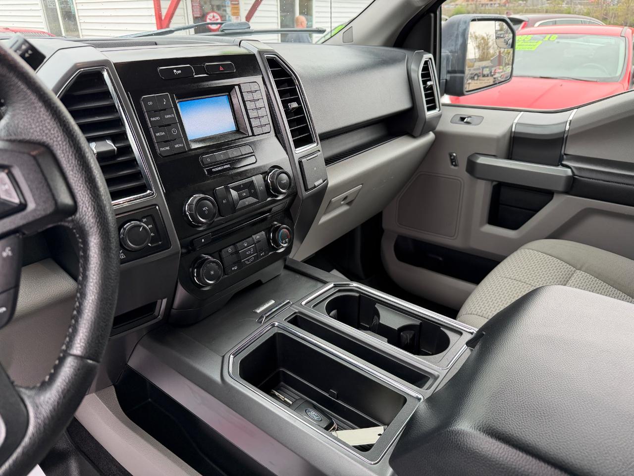 Ford F-150 4WD SuperCrew 145" XLT 2015