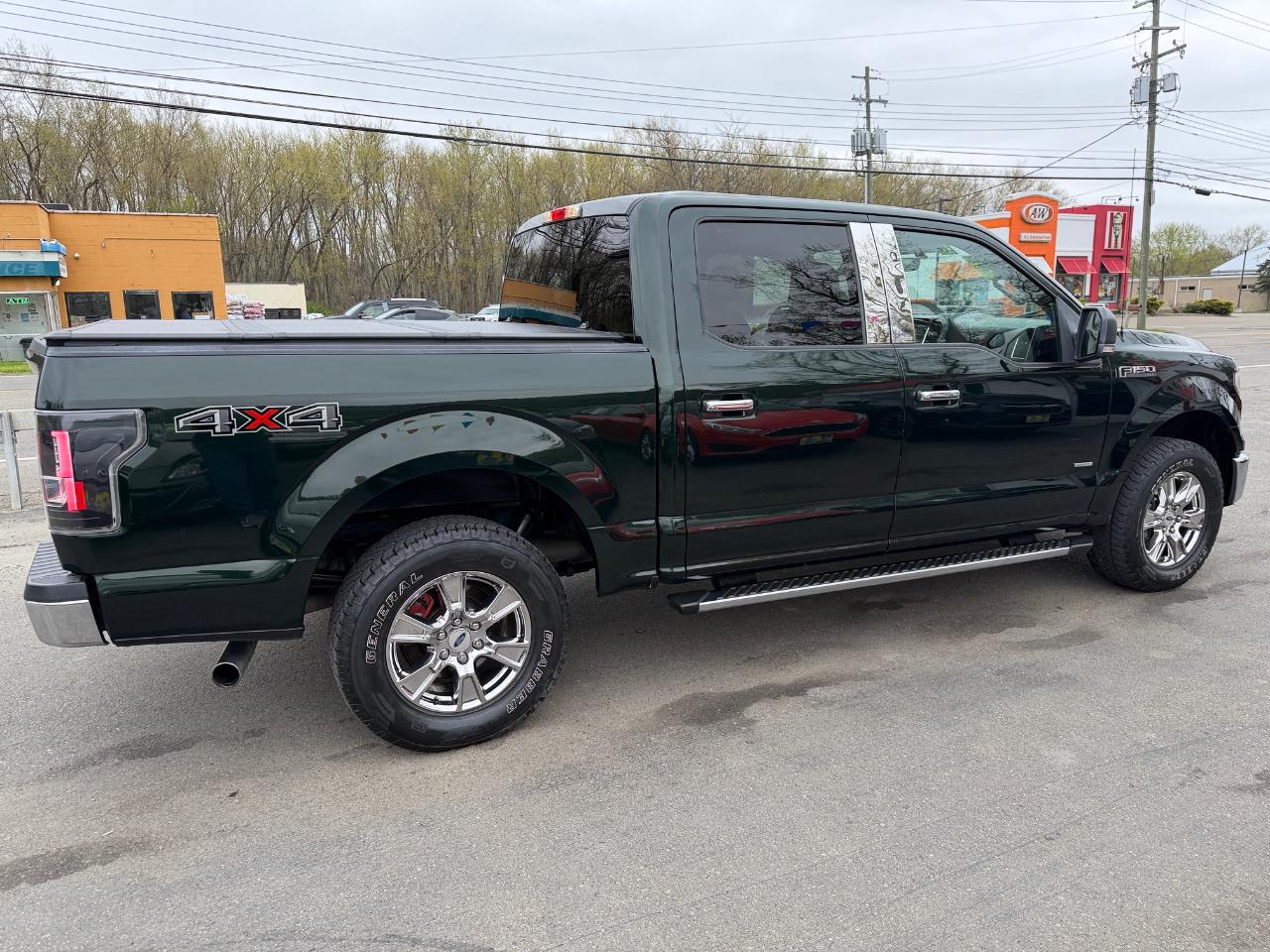 Ford F-150 4WD SuperCrew 145" XLT 2015