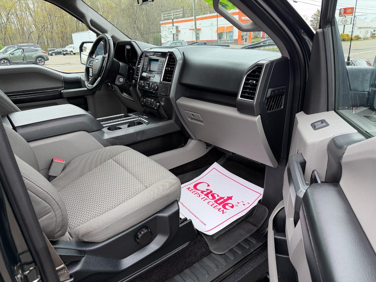 Ford F-150 4WD SuperCrew 145" XLT 2015