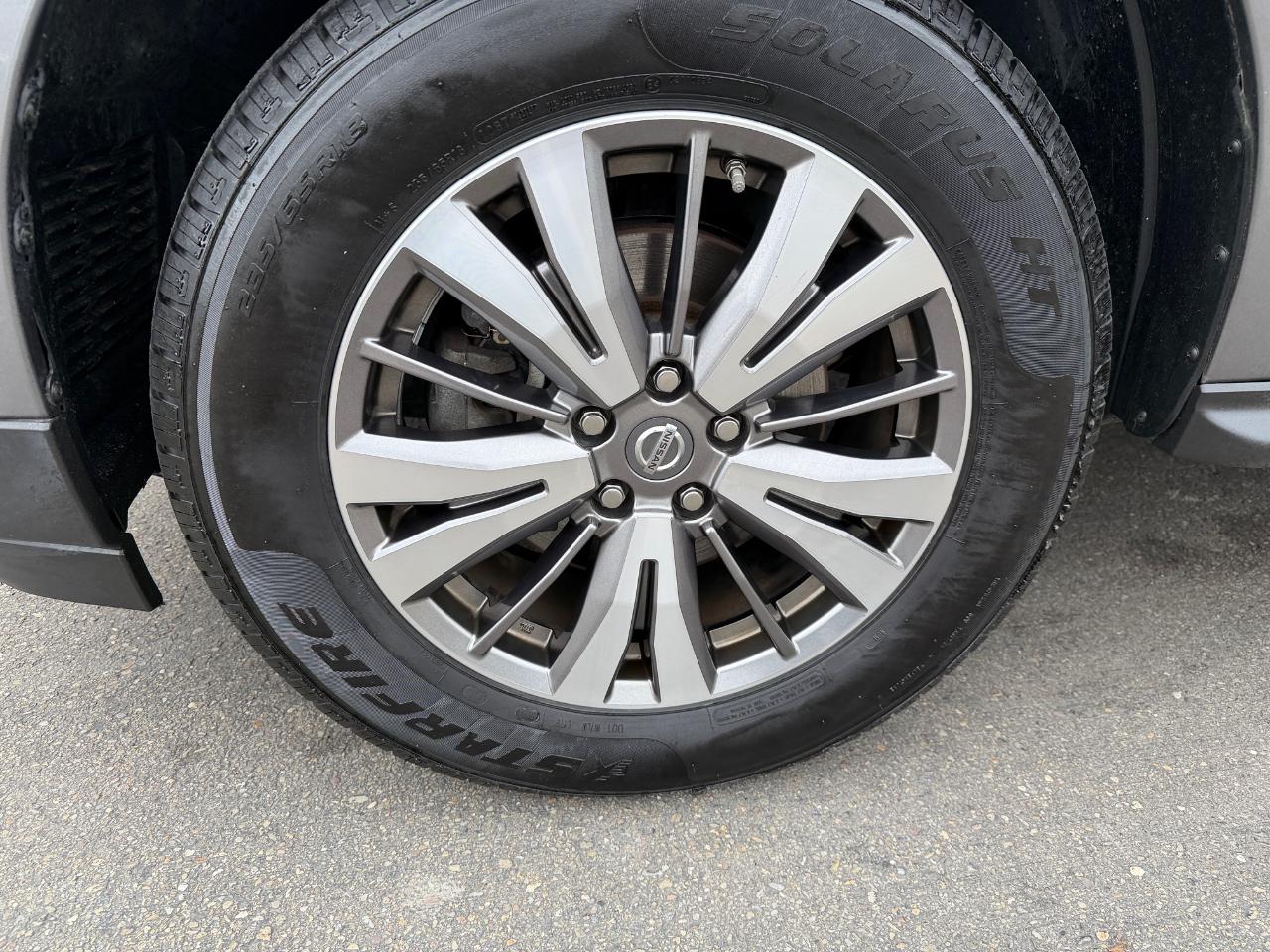 Nissan Pathfinder 4x4 SV 2018