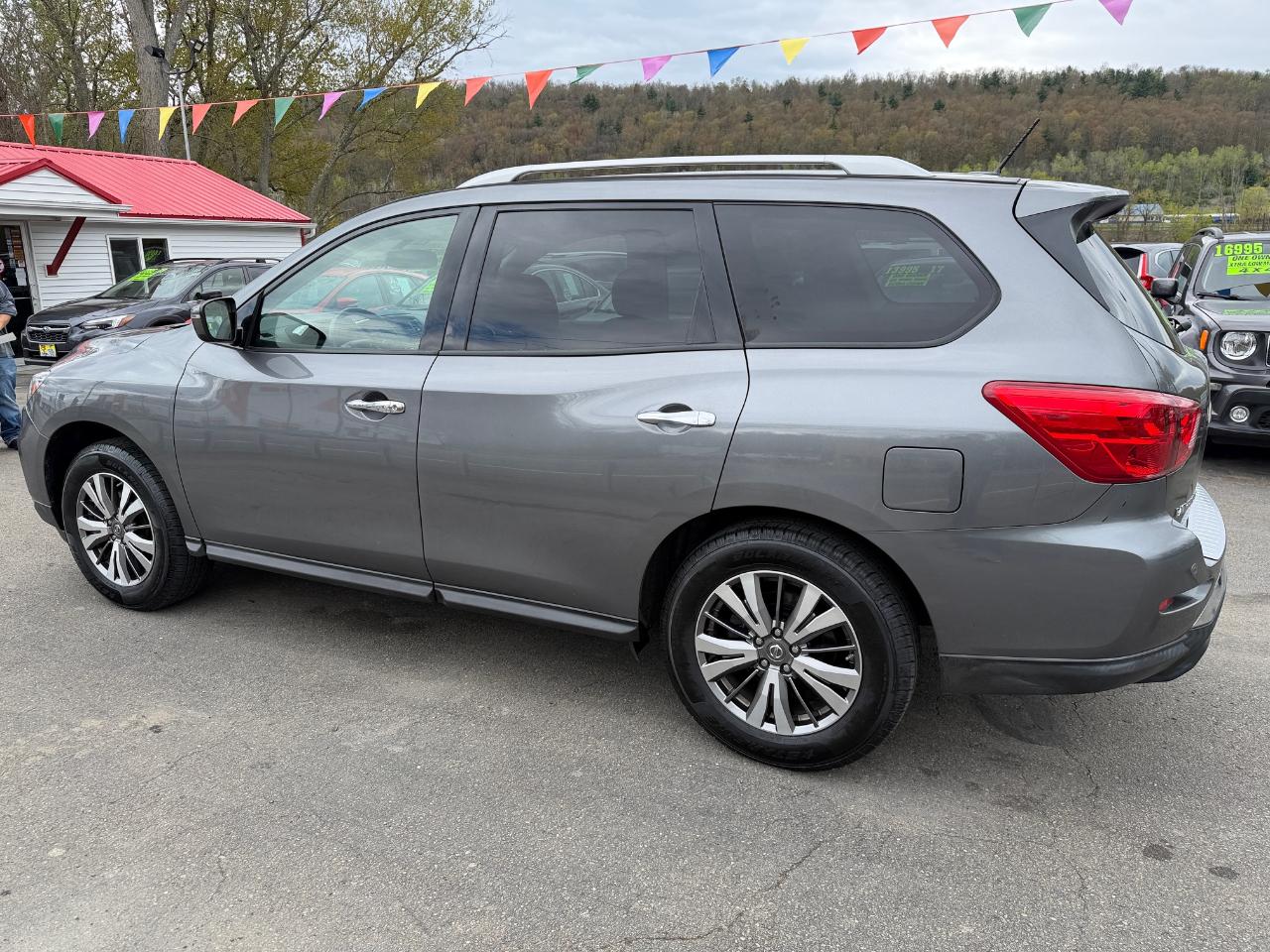 Nissan Pathfinder 4x4 SV 2018