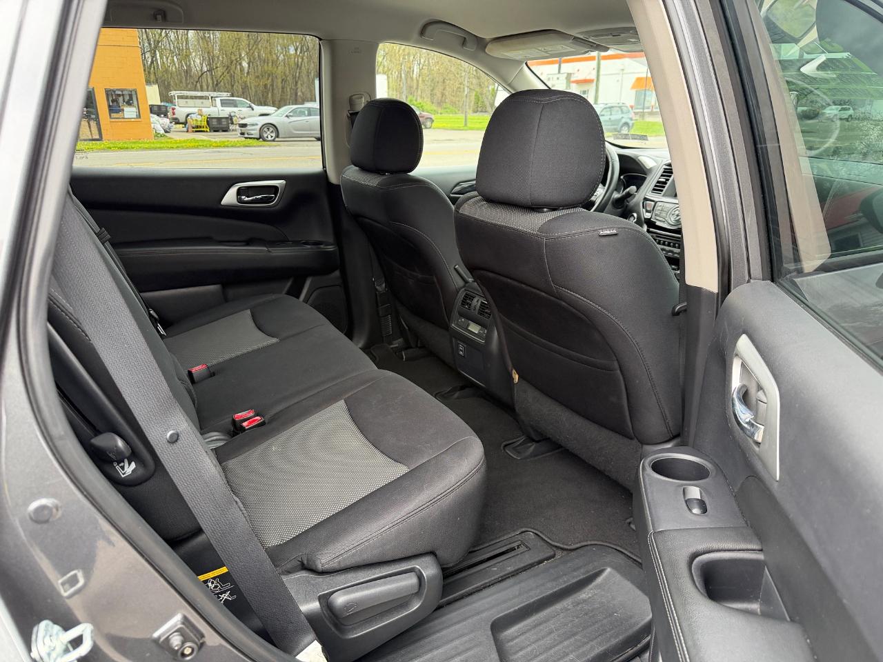 Nissan Pathfinder 4x4 SV 2018