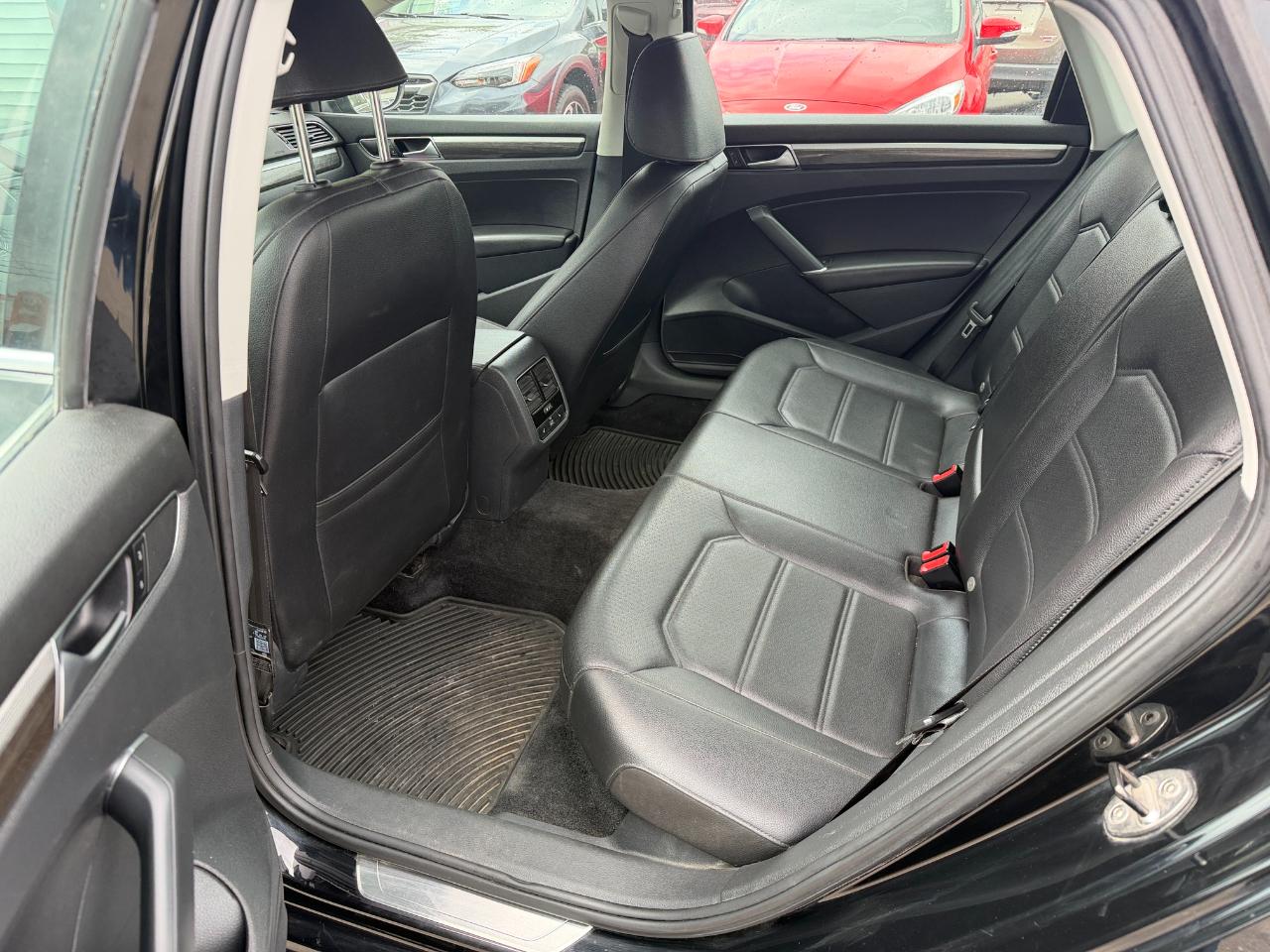 Volkswagen Passat 4dr Sdn 1.8T Auto SE PZEV 2016