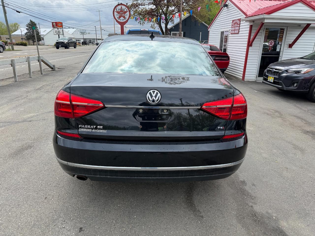 Volkswagen Passat 4dr Sdn 1.8T Auto SE PZEV 2016